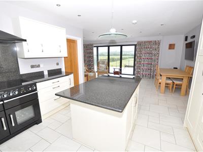 Kitchen/dining/family/sun lounge